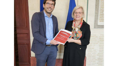 Remise du rapport d’évaluation du Contrat d’engagement Jeune à Madame Catherine Vautrin, la ministre du Travail, de la Santé et des Solidarités